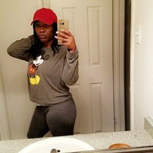 Meet your Posher, Ebony